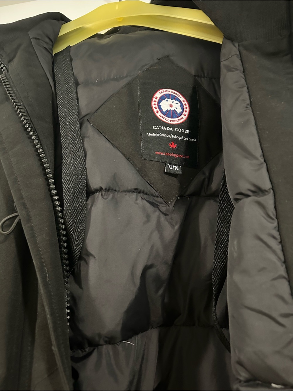 Canada Goose woman’s Black Parka Jacket - Picture 4 of 4